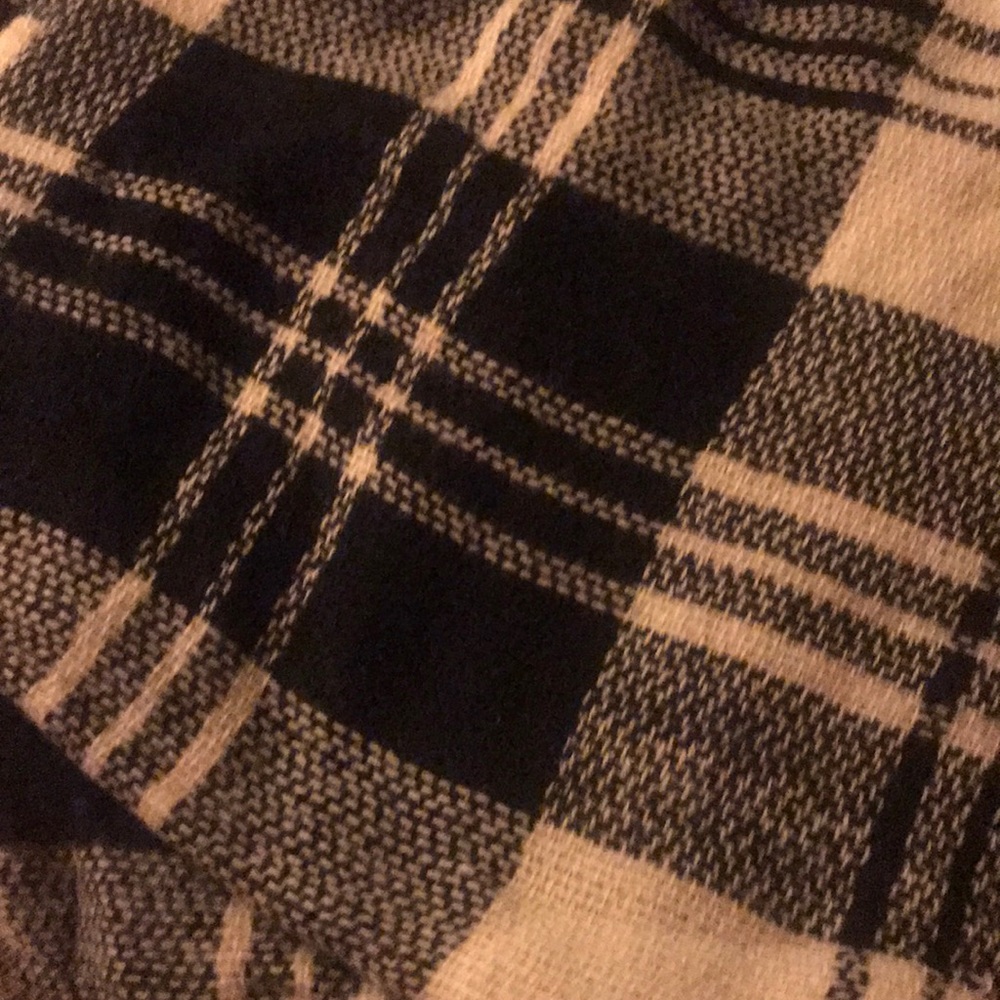 Neutral Blanket Scarf bundle - Picture 3 of 4